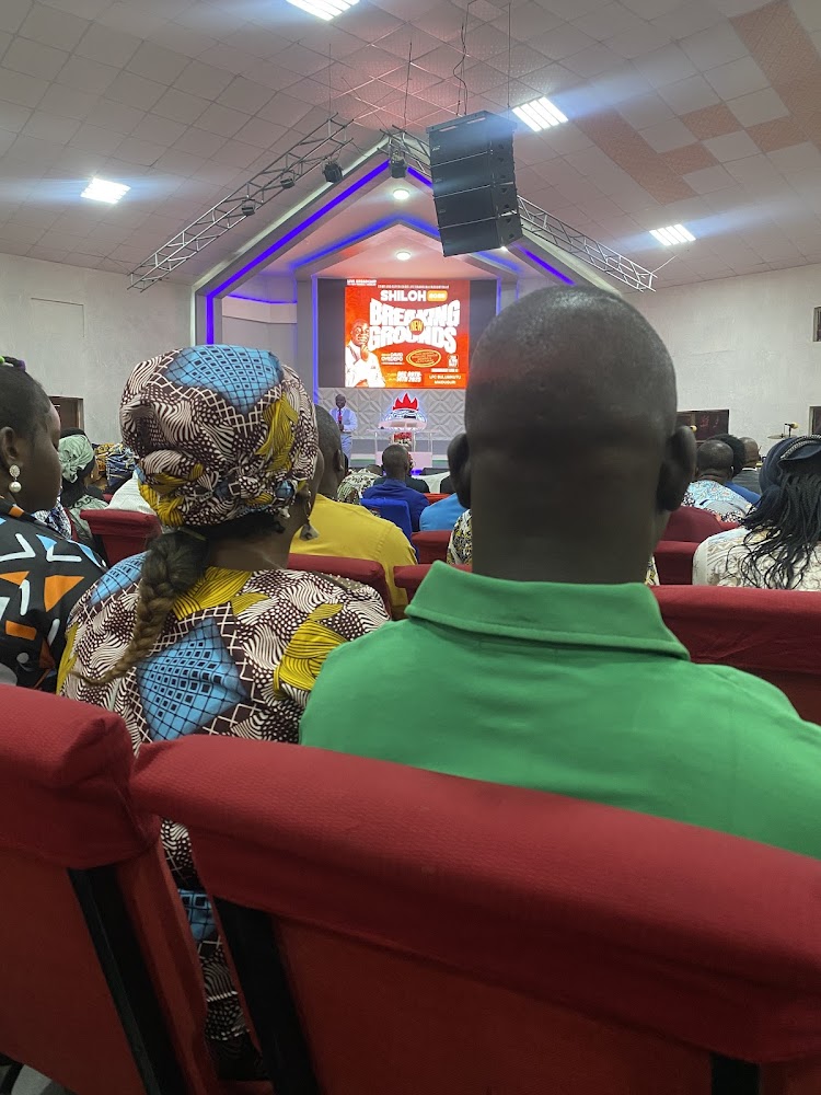 LIVING FAITH CHURCH BULUMKUTU today service photo 3